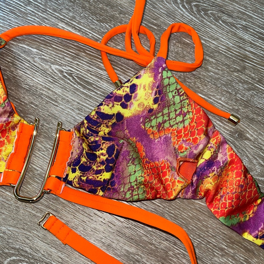 Swimsuit - Picture 5 of 6